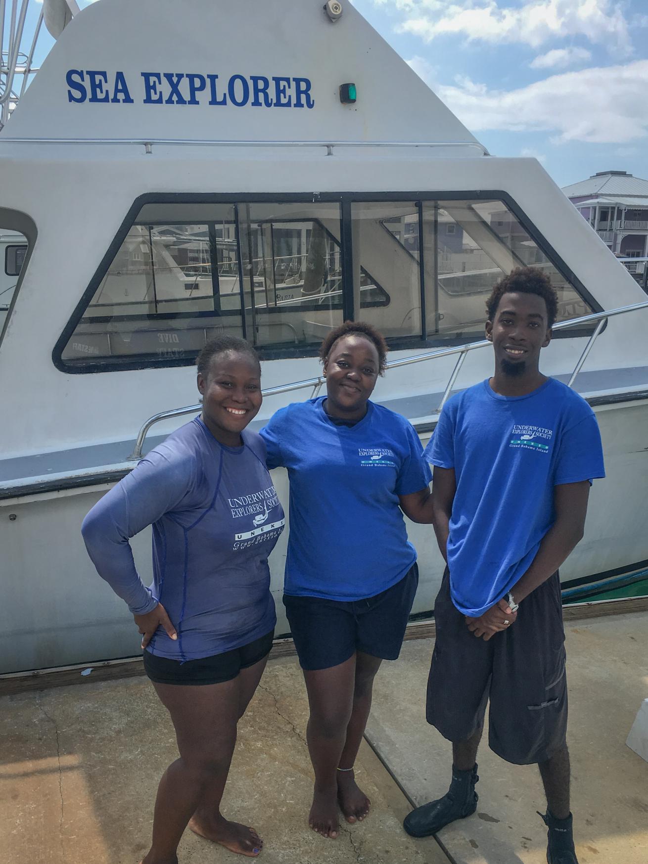UNEXSO Bahamas scuba crew