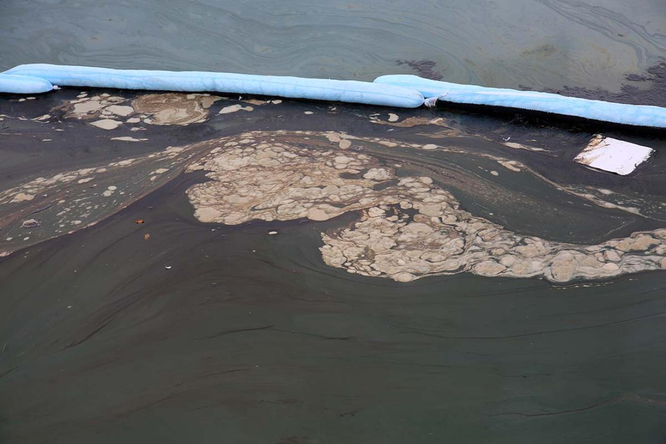 Oil boom in spill