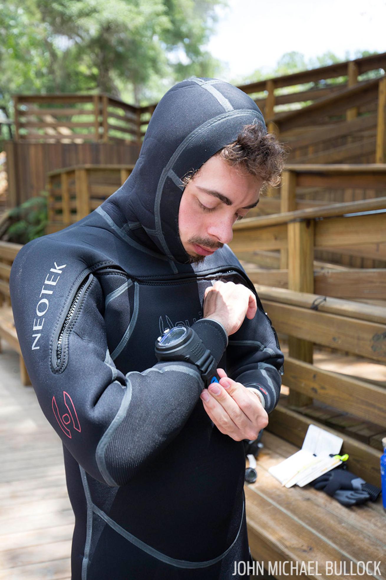 Testing dive computers at Blue Grotto with ScubaLab
