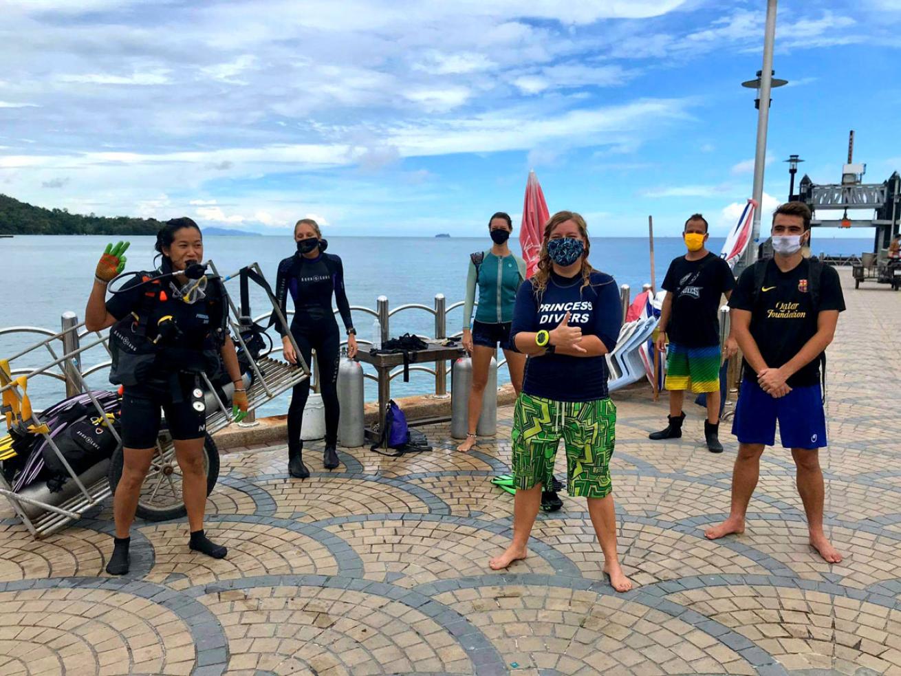 Volunteer Divers Social Distance in Thailand