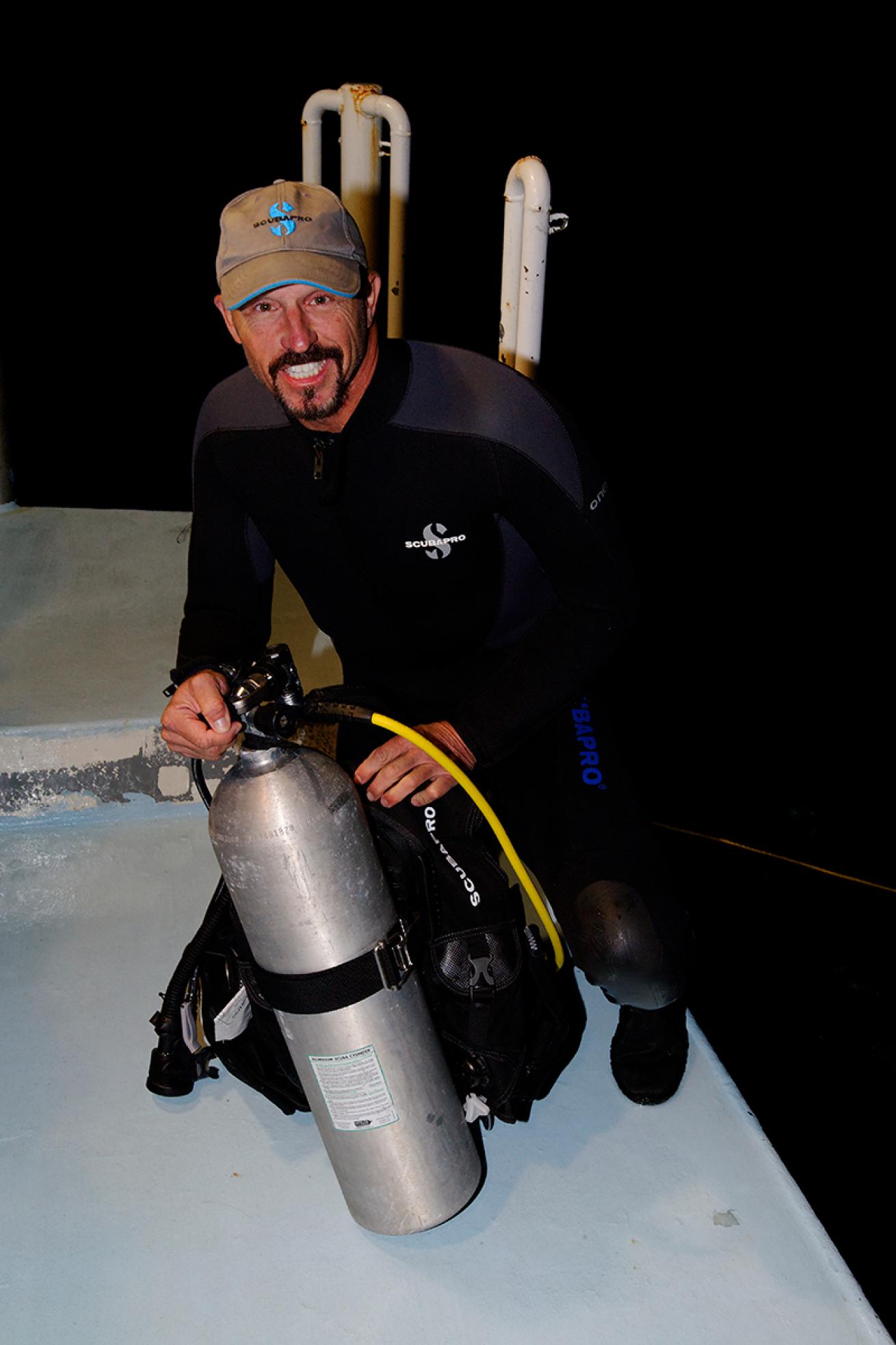 Erich Ritter preparing for a dive.