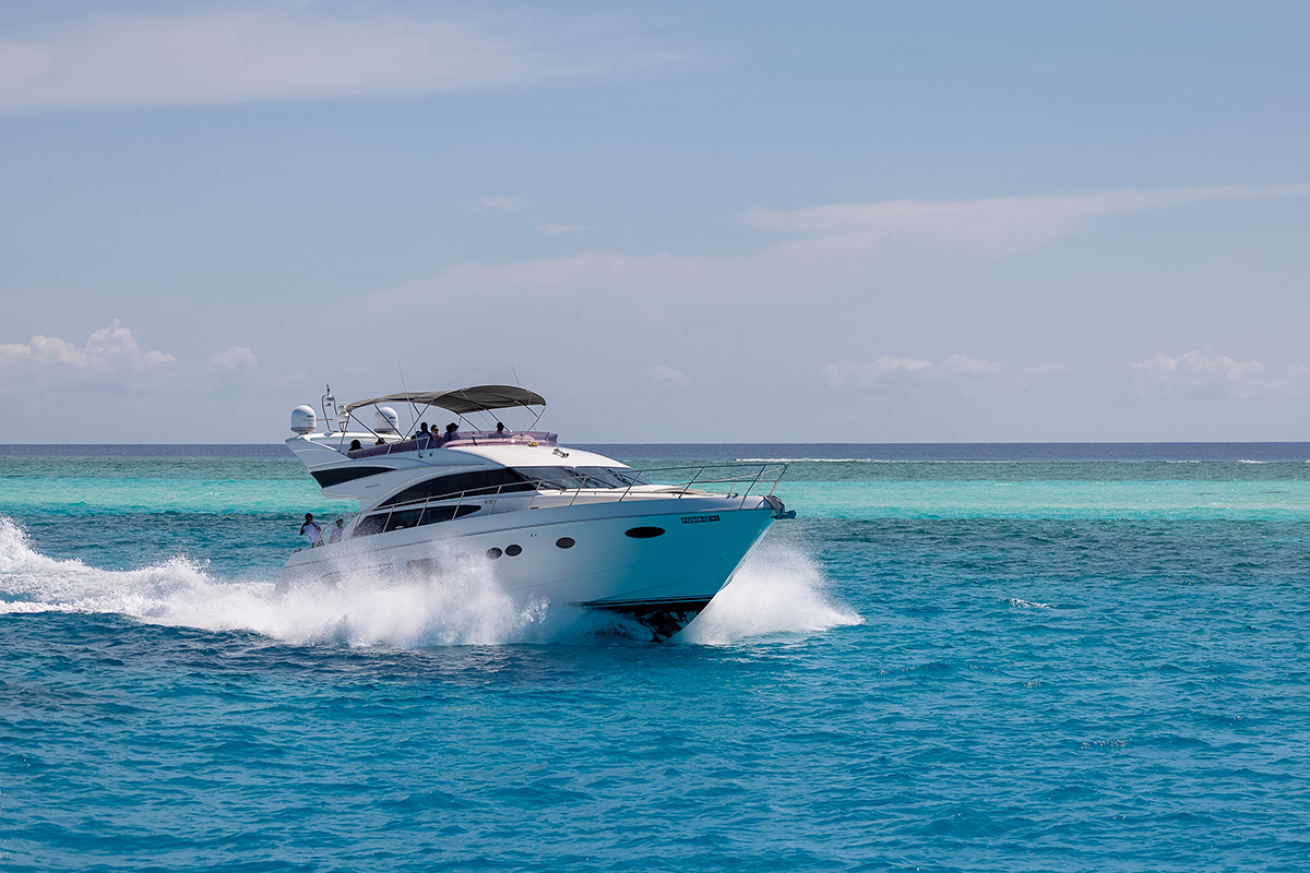 Yacht