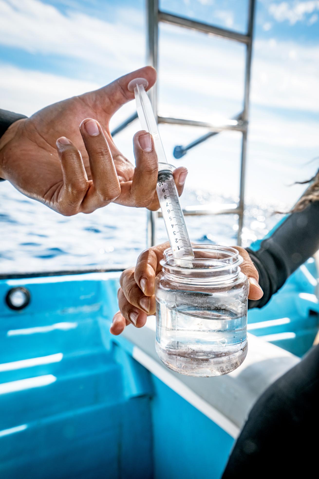 Formaldehyde injected into water sample