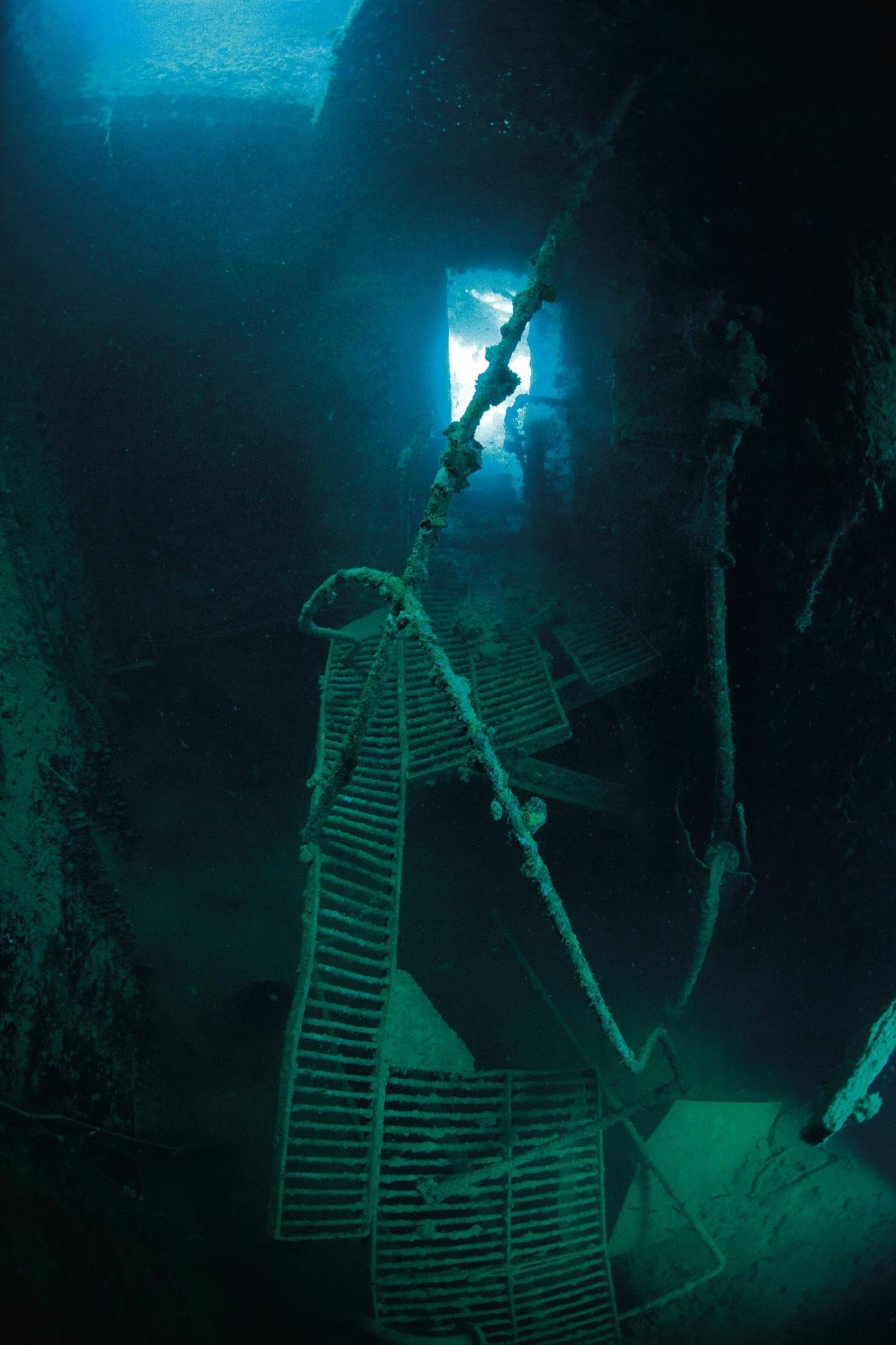 palau wreck diving