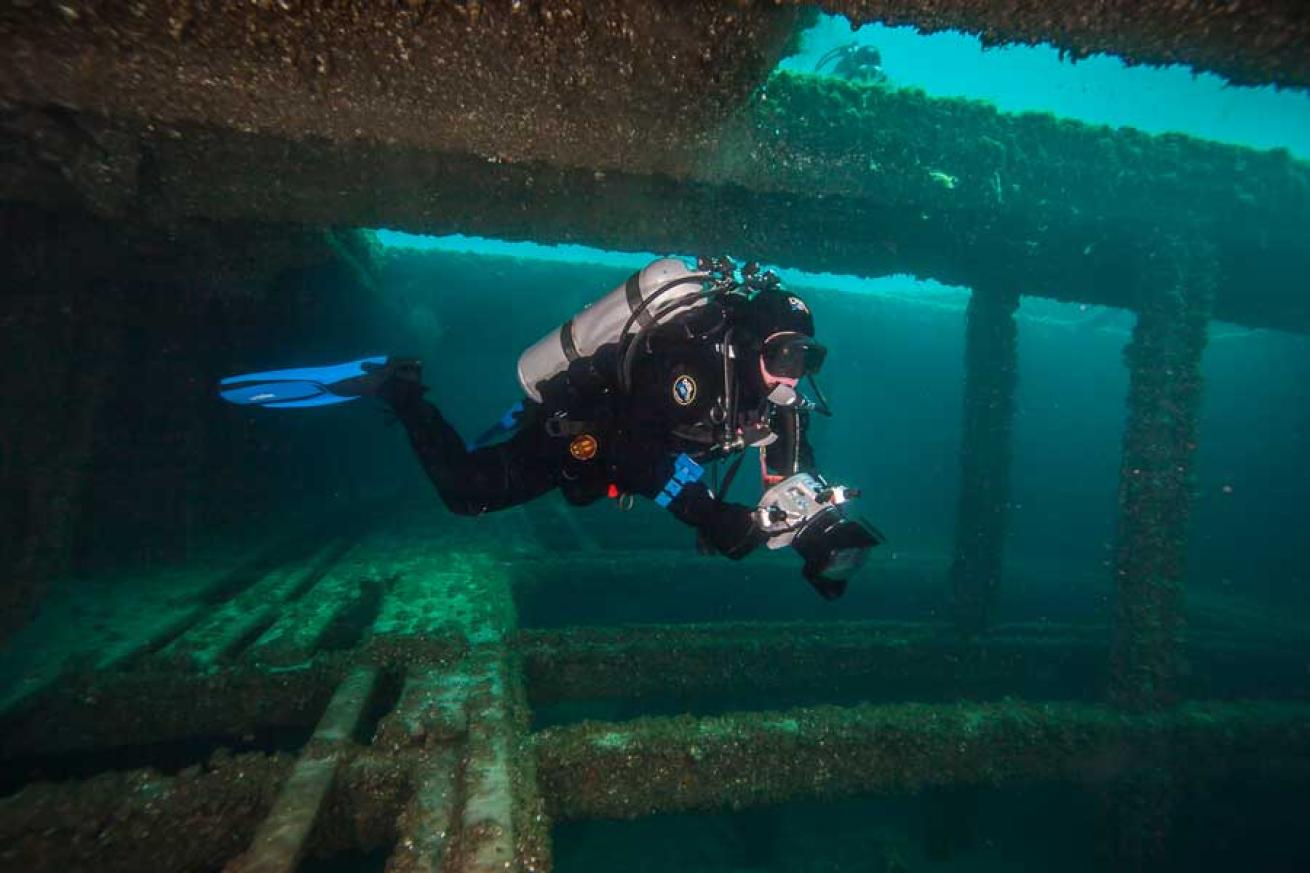 Scuba Diving grecian wreck