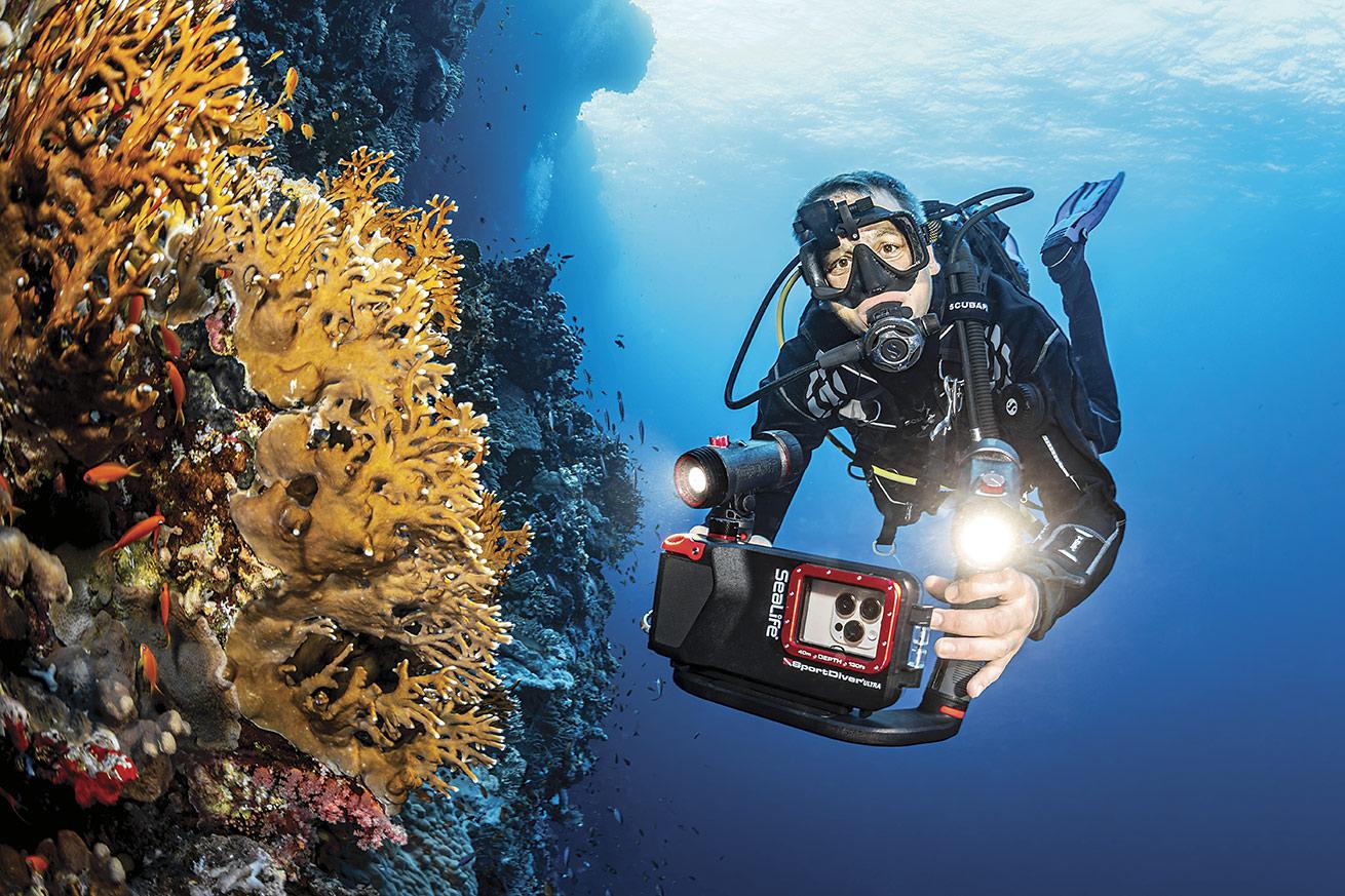 Pro underwater photographer Tobias Friedrich uses the SeaLife SportDiver Ultra with Sea Dragon 3000 Color Boost lights.