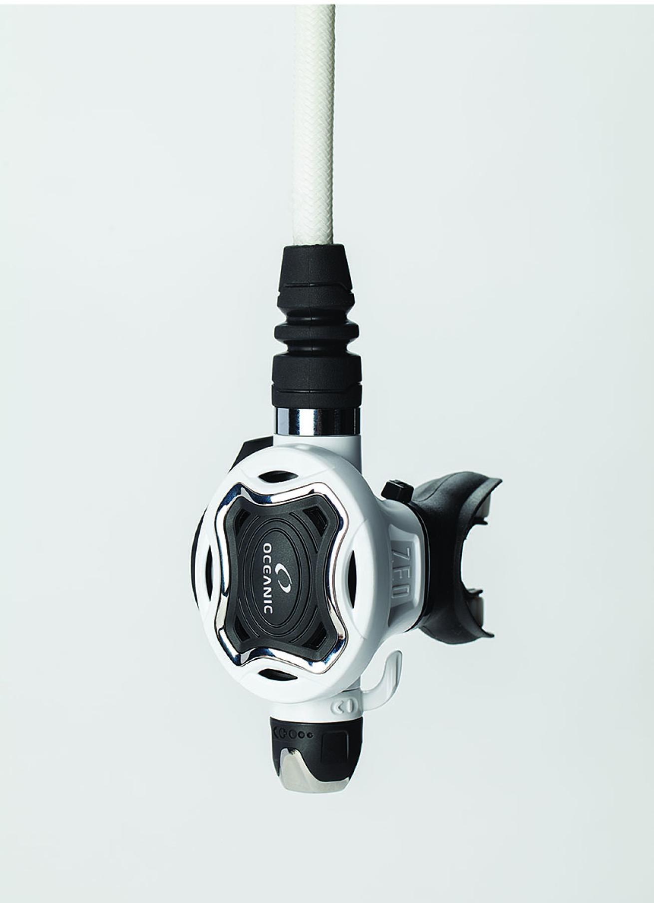 Oceanic ZEO scuba regulator