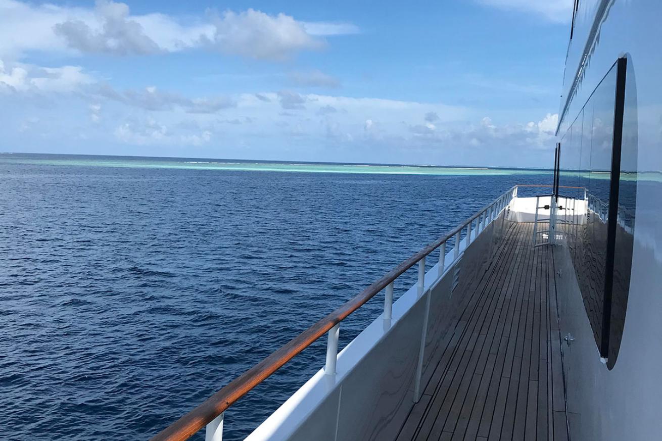liveaboards diving