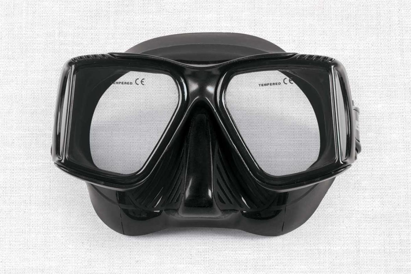 scuba mask