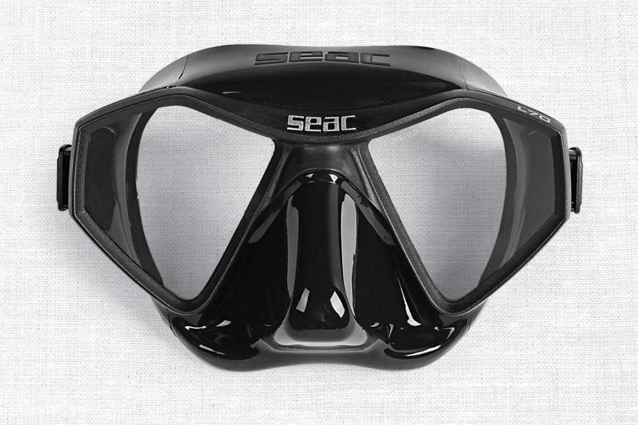 scuba mask