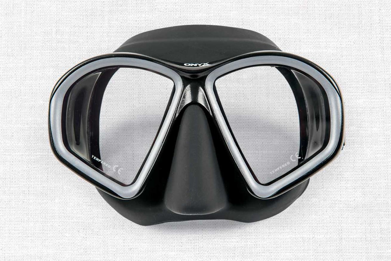 scuba mask