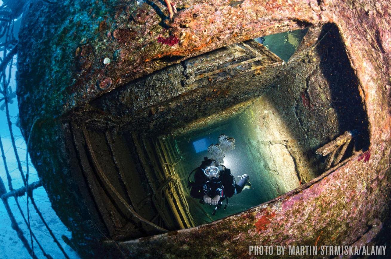 Scuba diving wreck Hilma Hooker Bonaire