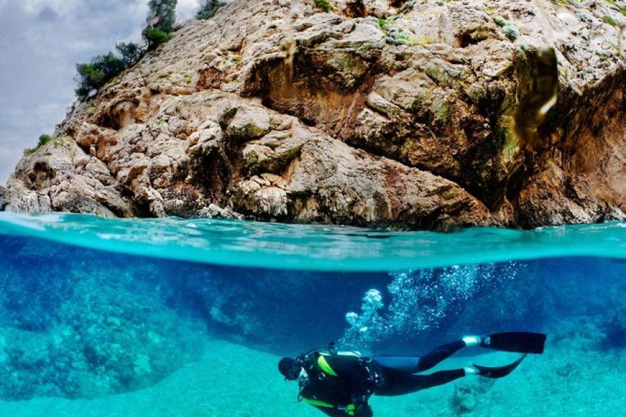 Scuba Diving Simplified: What A Scuba Certification Is and How To