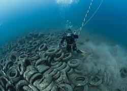 scuba diving artificial reef